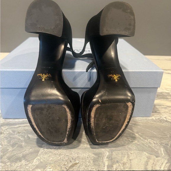 Velvet Prada platform sandals - Picture 6 of 6